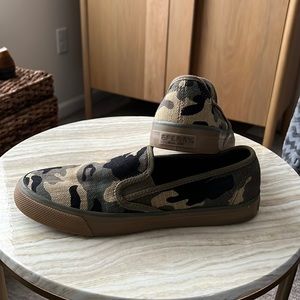 Women’s size 7 Sperry Slip ons-CAMO